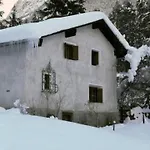 Nyaraló Alte Typische Engadinermuehle By Interhome Crusch
