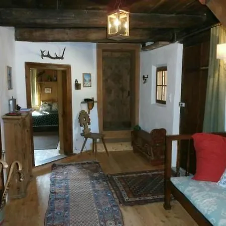 펜션 Alte Typische Engadinermuehle By Interhome