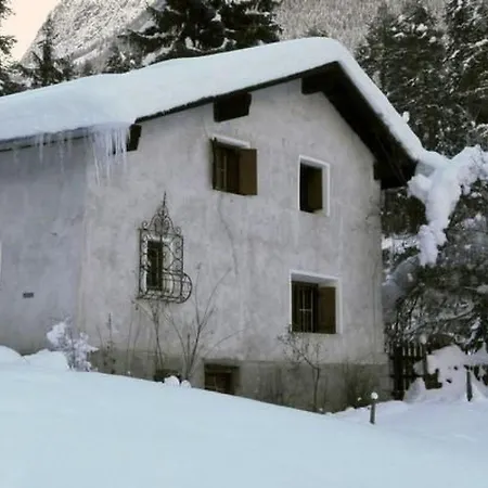 Ferienhaus Alte Typische Engadinermuehle By Interhome Crusch