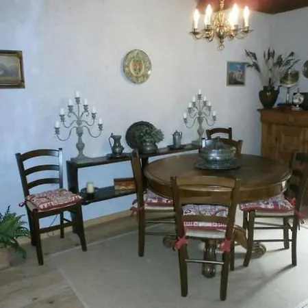 Сasa de vacaciones Alte Typische Engadinermuehle By Interhome Crusch